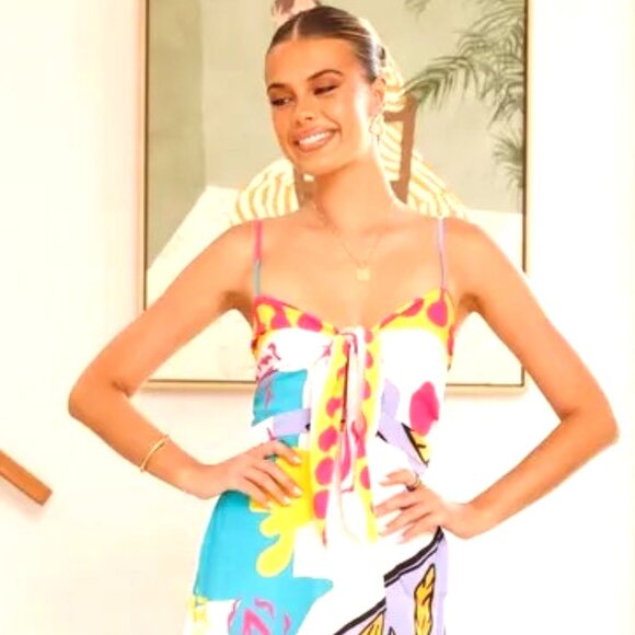 A-LINE MAXI DRESS ADJUSTABLE STRAPS FRONT TIE EMPIRE WAIST. A FUN SHOWSTOPPER. - Picture 1 of 6